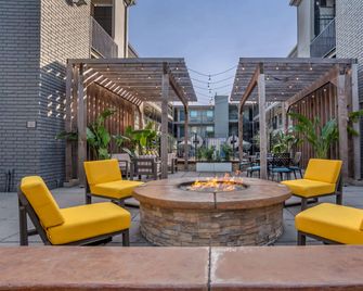 Country Inn & Suites by Radisson Metairie - Metairie - Innenhof