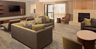 Courtyard by Marriott Dallas Addison/Quorum Drive - Addison - Living room