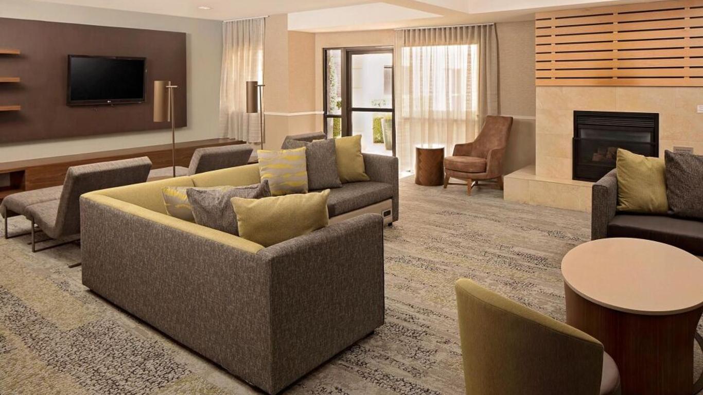 Courtyard by Marriott Dallas Addison/Quorum Drive