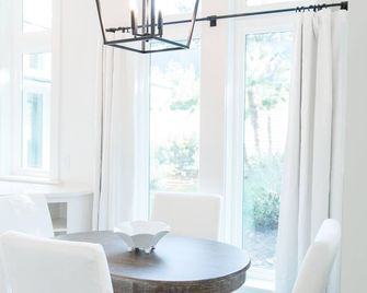 Elegant Cottage on the Bluff Downtown Fairhope (A) - Fairhope - Dining room