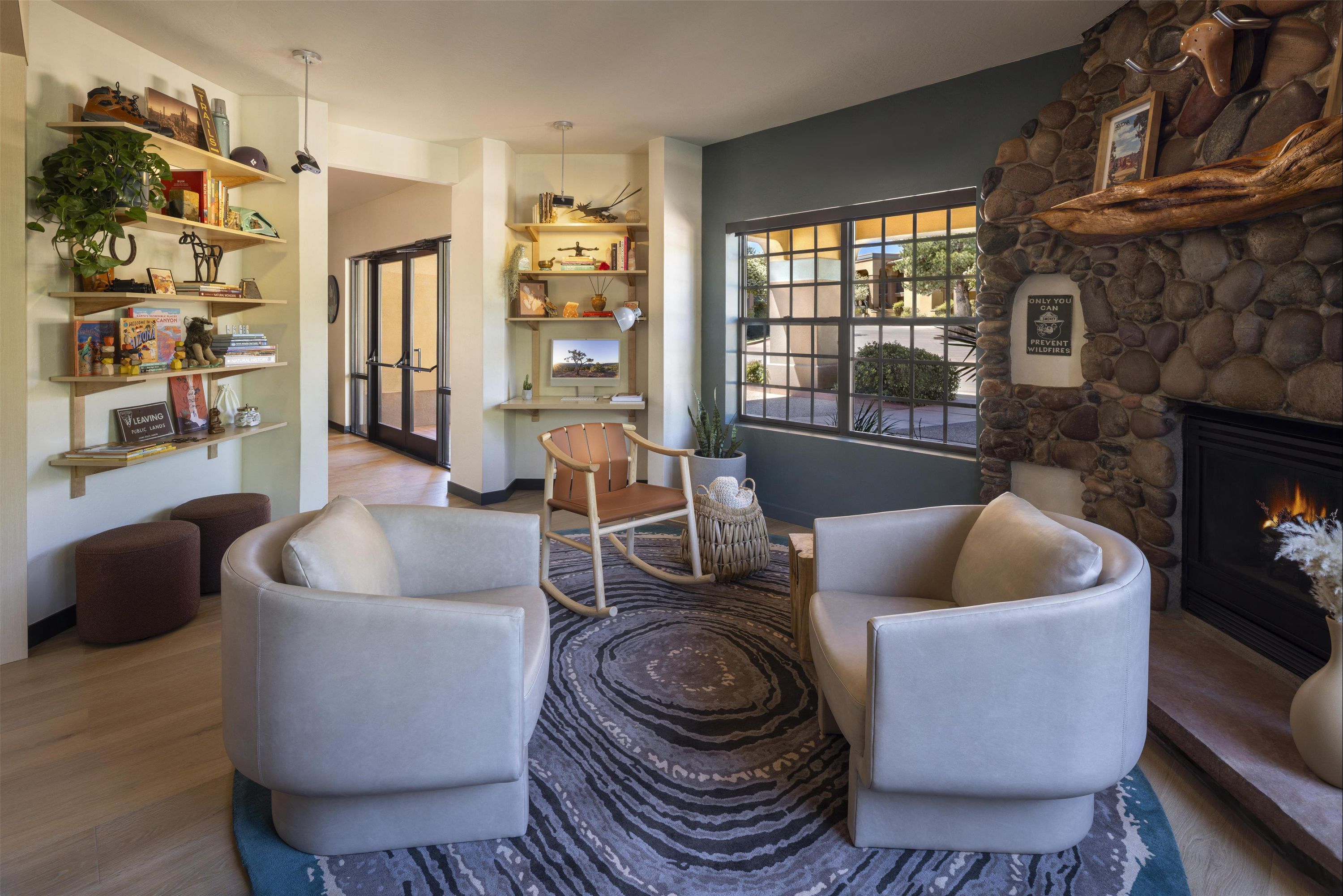Mountain Modern Sedona, Tapestry Collection by Hilton - סדונה - לובי