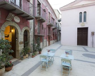 Antica Dimora San Girolamo - Licata - Innenhof