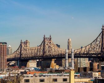 Lic Hotel - Queens