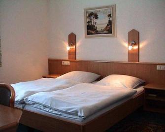 Hotel Garni Kreuzäcker - Nuova Ulma - Camera da letto