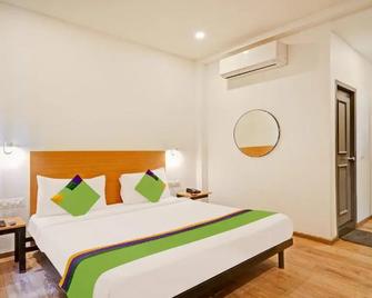 Super Townhouse Pondicherry - Pondicherry - Schlafzimmer