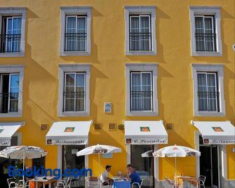 Dom Fernando II - Loulé - Edificio