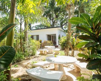 Negril Yoga Centre - Negril - Patio