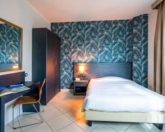 Hotel Parisi - Nichelino - Schlafzimmer