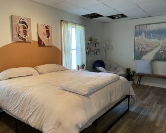Spacious Five Bedroom Country Home Near Hermann Mo - New Florence - Habitación