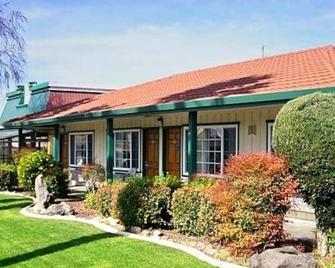 Holiday Motel Waynesburg - Waynesburg - Building