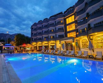 Club Selen Hotel Icmeler - Icmeler - Zwembad
