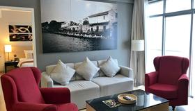 The Straits Hotel & Suites - Malacca - Living room