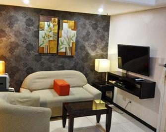 Ralph Anthony Suites - Manila - Living room