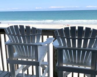 Oceanfront Condo- Wifi, Pool, Boat Ramp & Dock - Topsail Beach - Balcony