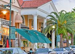 King Bed - Walk to St. Armand's Circle and Lido Beach in Minutes! - Sarasota - Byggnad