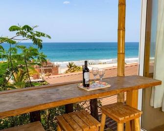 Bungalow en la playa - Vichayito - Balkon