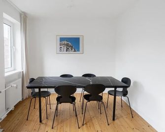 Refurbished 1-Bed Close to Metro And Air - Copenhague - Comedor