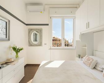 Beach Apartment - Lido di Ostia - Sypialnia