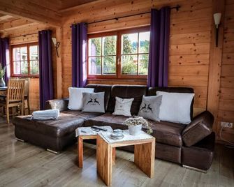 Forsthaus Chalet - Luxus Chalet mit Eigenem Whirlpool auf der Terrasse - Teisnach - Sala de estar