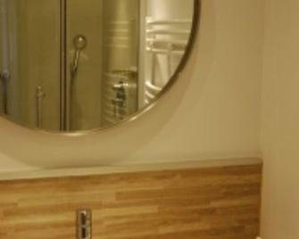 Hotel Petri - München - Badrum