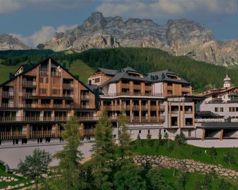Aman Rosa Alpina - Badia/Abtei - Bygning