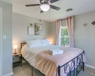 Spacious Shippensburg Home, Close to Museums! - Shippensburg - Bedroom