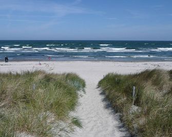 Hafenhaeuser Wiek Ferienwohnung 04 - Wiek - Beach