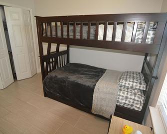 Close to everywhere you want to be - Deltona - Bedroom