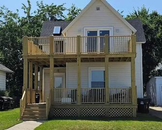 Boulevard Water front Oasis - Racine - Building