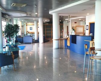 هوتل ماستاي - سينيغاليا - ردهة