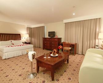 Hotel Torremayor Lyon - Santiago del Cile - Camera da letto