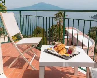 Amazing Sea&vesuvio View Suite - Vico Equense - Balkon