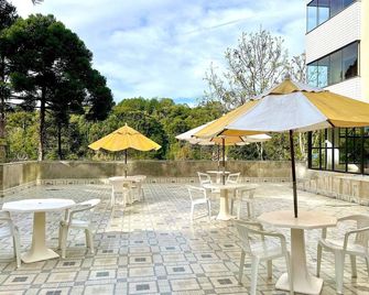 Locflat Mirante 211 Centro Gramado - Gramado - Patio