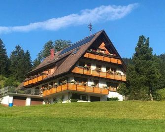 Apartment Sonnenblick with Mountain Views, Shared Garden and Wi-Fi - Bad Rippoldsau - Building