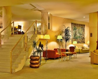 Hotel Dos Templarios - Tomar - Salónek