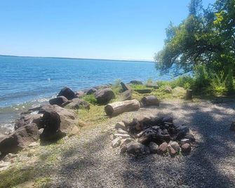 Unique waterfront house with private beach - Gananoque