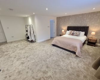 Central Guest Room - En-Suite Parking - Birmingham - Soverom