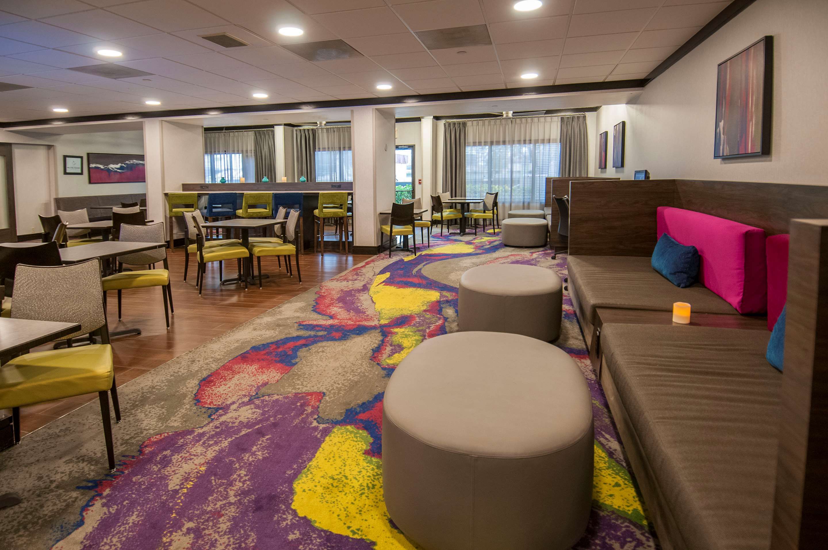 Lounge view of Hampton Inn Shreveport/Bossier City