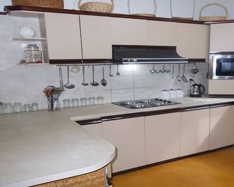 Cross Roads Travellers Rest Spa Bath Pet Friendly Purrfect - Port Augusta - Küche