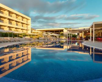 Pharos Hvar Bayhill Hotel - Hvar - בריכה