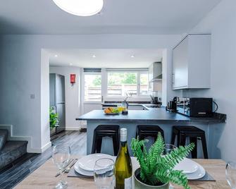 Manchester - Terraced Cottage - Manchester - Dining room