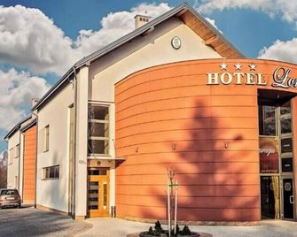 Hotel Lord Krosno - Krosno - Edificio