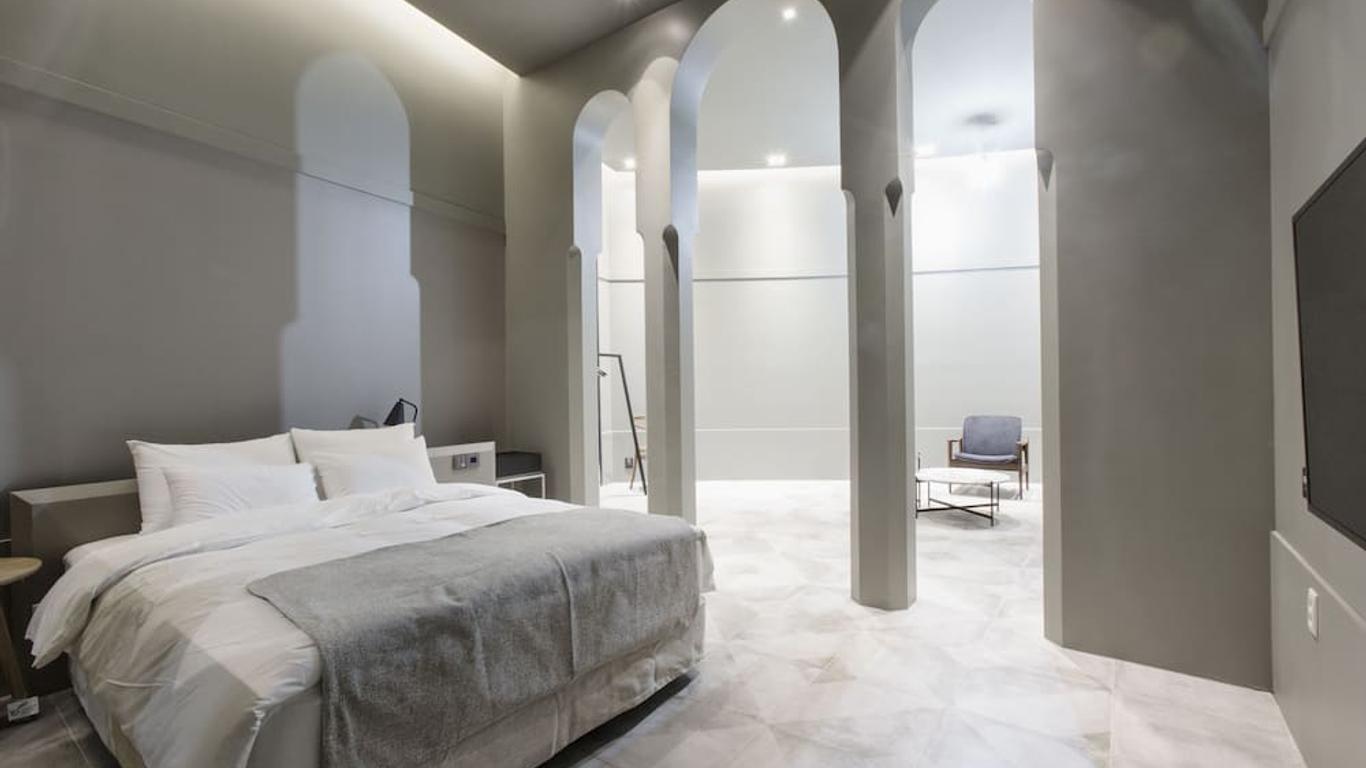 جي إم جيه إس بوتيك هوتل