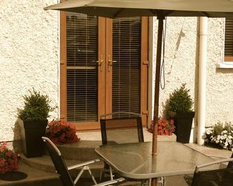 Cahirciveen Marina, Ring Of Kerry - Caherciveen - Patio