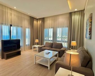 Loren Served Apartments Al Coniche - Jedda - Olohuone