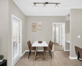 Charming 1BR Easy Access to The Woodlands - Magnolia - Eetruimte