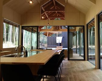 And Forest Katsuura Takenohanare - Katsuura - Dining room