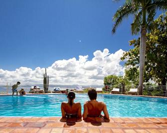 هوتل مونت جولي - كاب هايتين - حوض السباحة