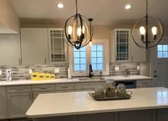Newly renovated house minutes to South Shore Beach - Little Compton - Keuken