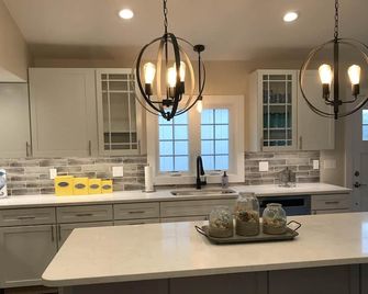 Newly renovated house minutes to South Shore Beach - Little Compton - Kitchen